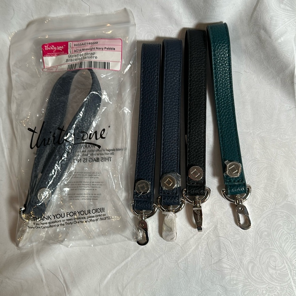 Thirty One wristlets set of 4 New NO BLACK